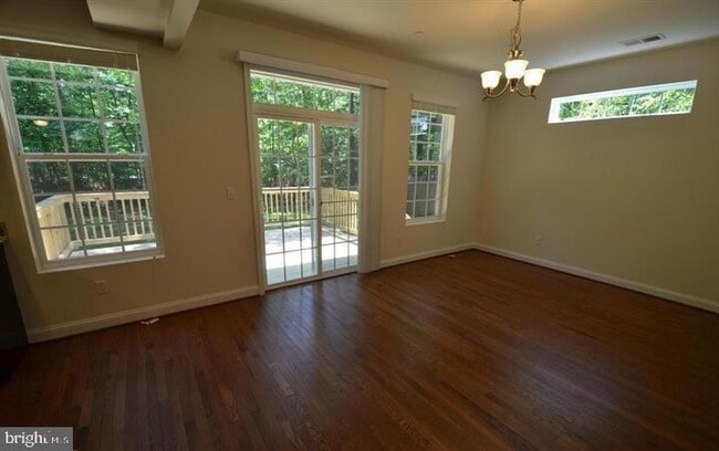 Building Photo - 5917 Sneed Dr