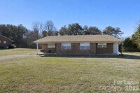 Building Photo - 1733 River Rd