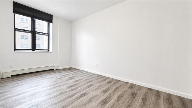 Building Photo - 167 Sands St