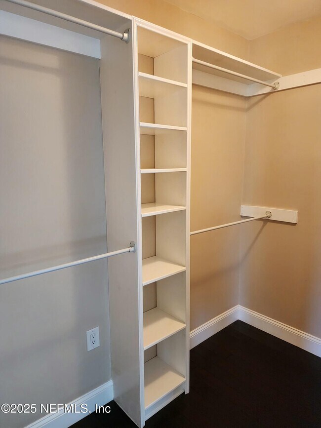 Building Photo - 212 St Johns Ave