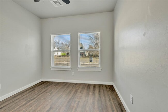 Building Photo - 414 N Tucker Ave