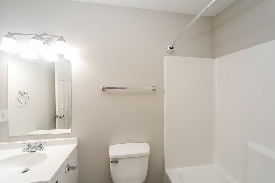 Building Photo - 6926 Parkbrook Ln