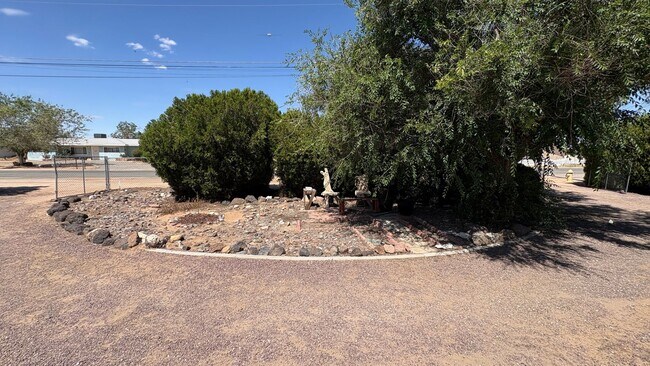 Building Photo - Desert Living in Apple Valley — Spacious Estate with Privacy & Comfort