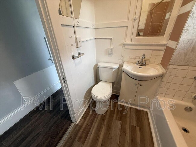 Building Photo - 2155 N 32nd St