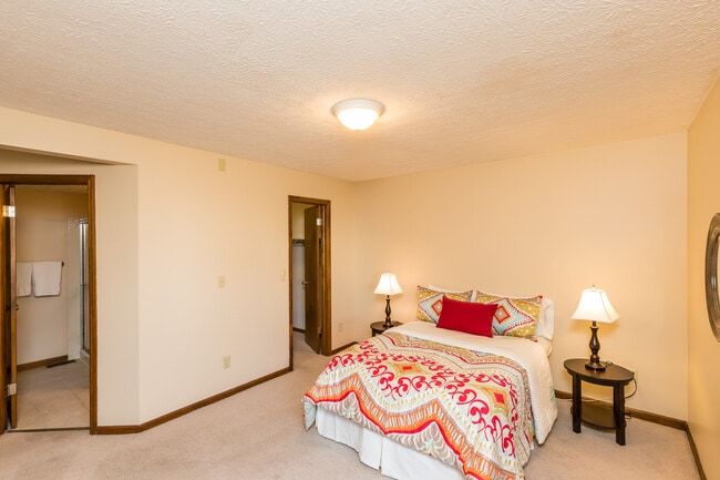 Building Photo - 4112 Loughmoor Dr