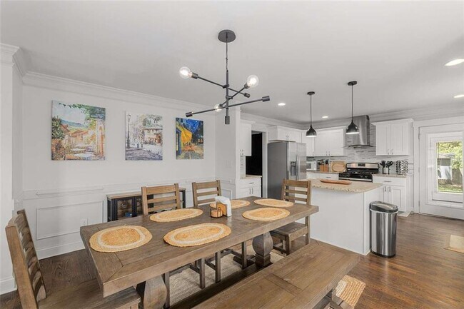 Building Photo - 1134 Knott St SE