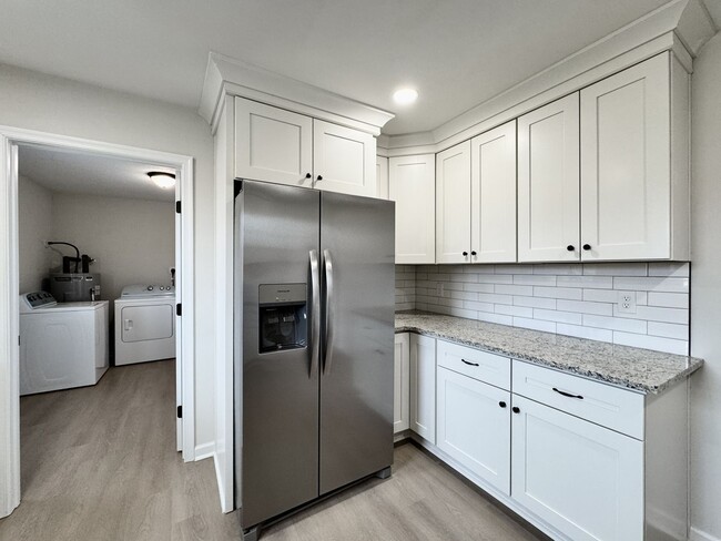 Building Photo - Fully-Renovated Ranch Home Available 03-19-26! Fenced Backyard - Pet Friendly - Washer & Dryer In...