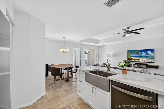 Building Photo - 3387 Commodore Ct