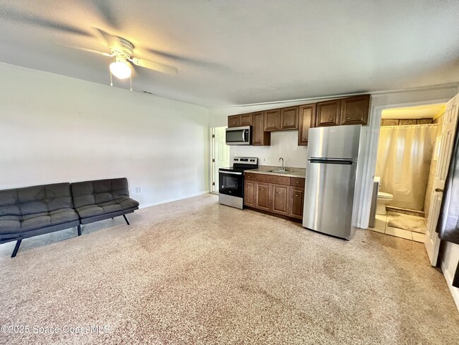 Building Photo - 1450 Anchor Ln
