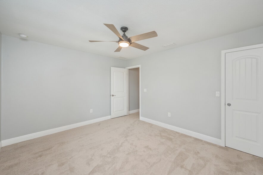 Building Photo - 147 Strike Eagle Dr