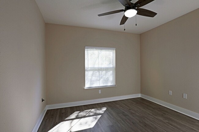 Building Photo - 11511 Villa Grand