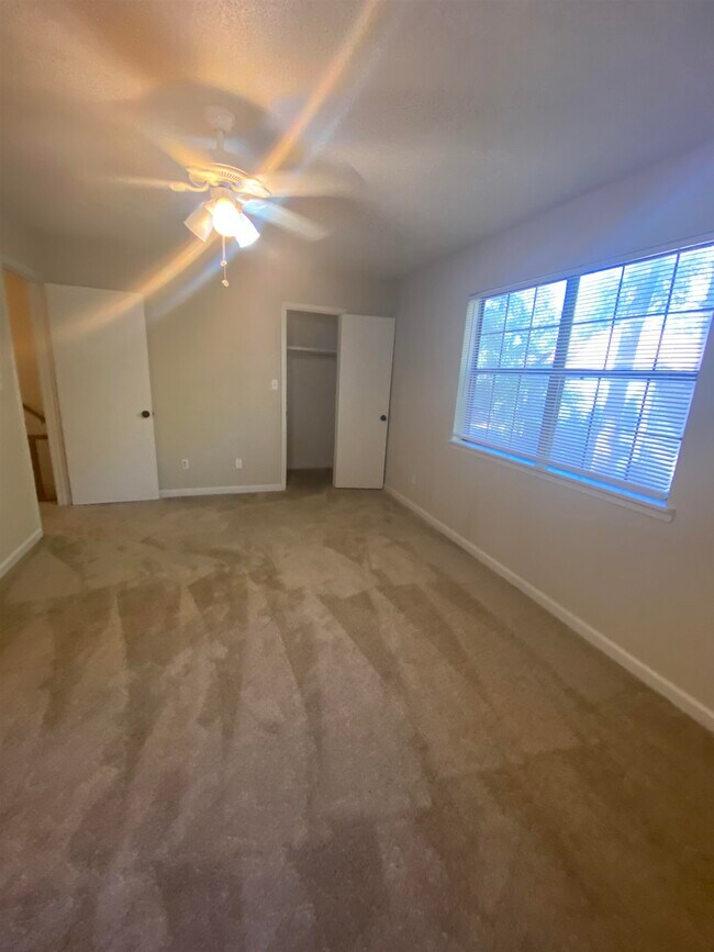 Building Photo - 3701 Donovan Dr