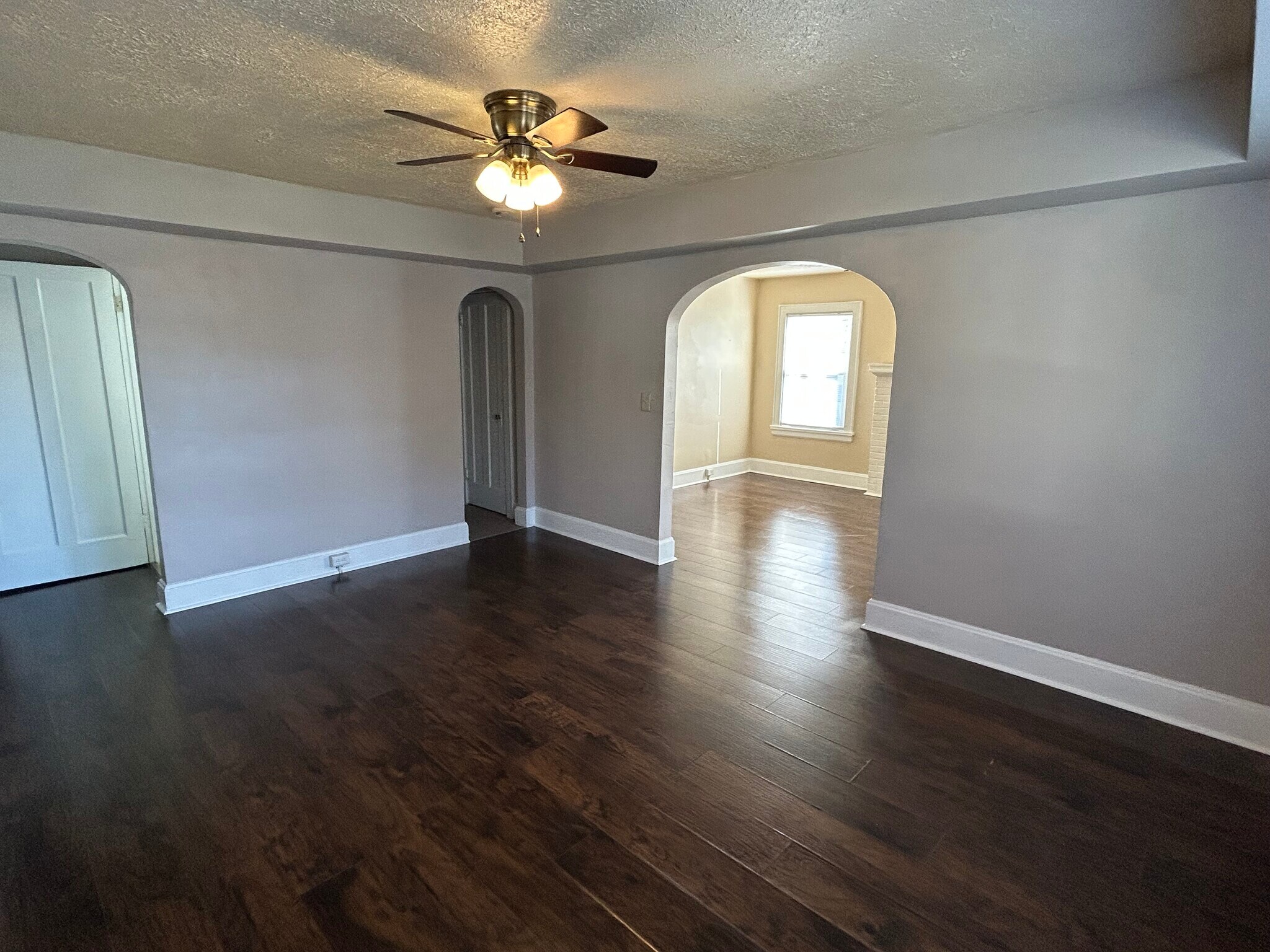 Building Photo - 1802 Lawn Ave