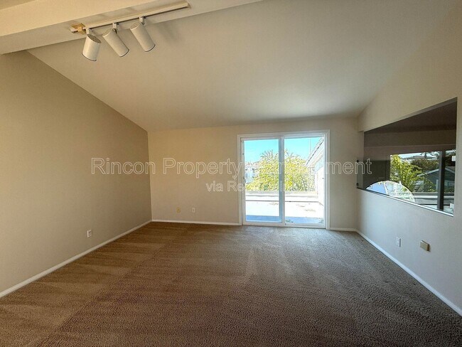 Building Photo - 2462 Pierpont Blvd