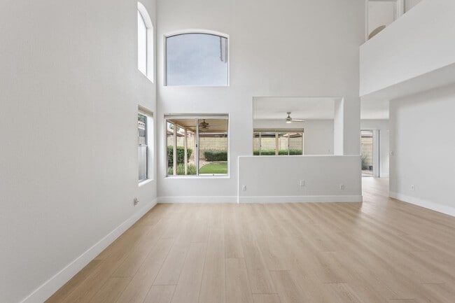 Building Photo - 17435 N 46th St