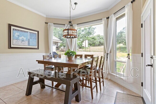 Building Photo - 1702 Shepherds Ranch