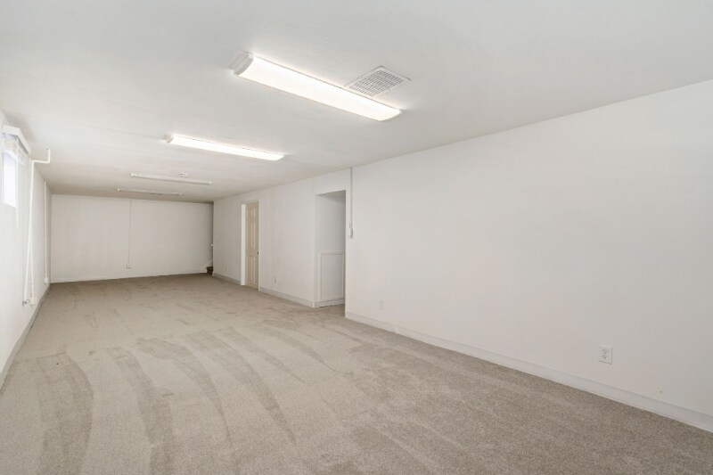 Building Photo - 1007 Redwood Dr