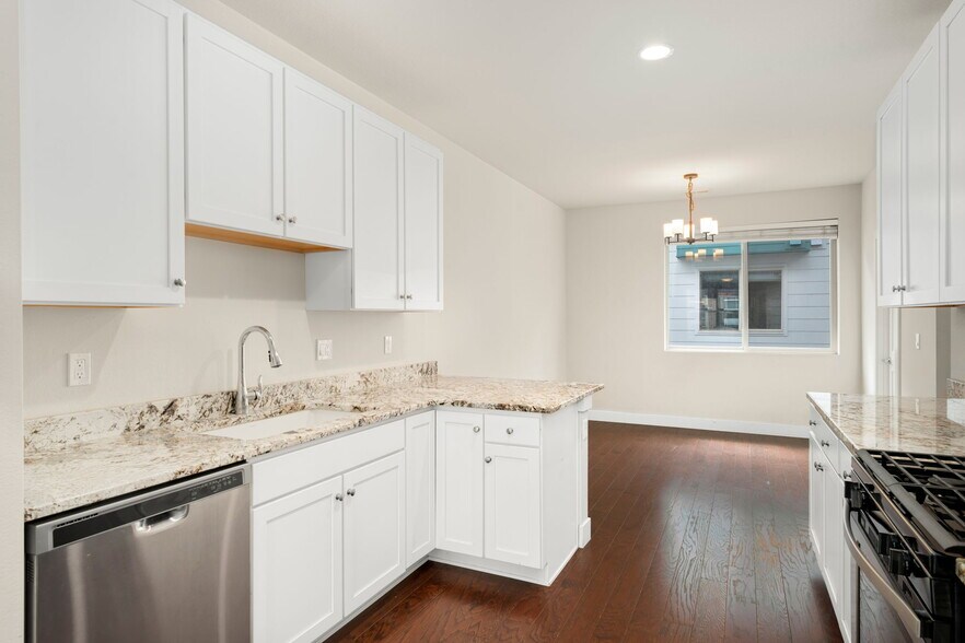 Building Photo - 1276 W 11th Ave