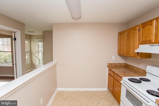 Building Photo - 10014 Beacon Hill Dr