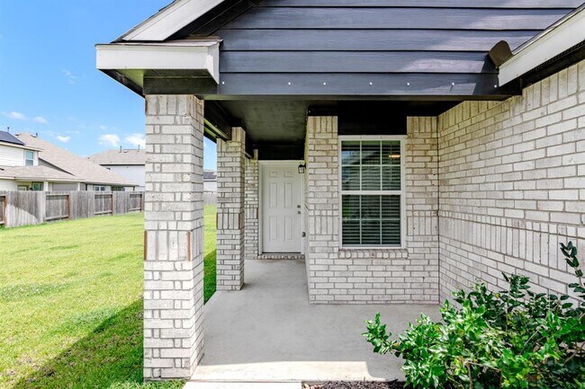 Building Photo - 4922 Blue Jacaranda Wy
