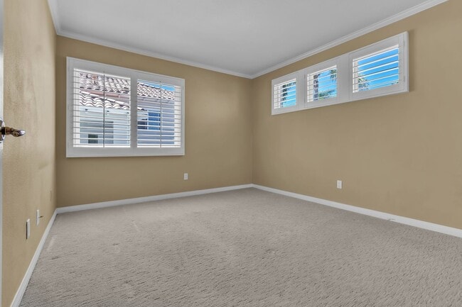 Building Photo - 12 Bergamo