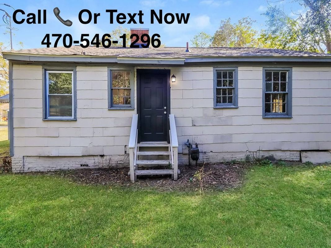 Building Photo - 211 Meadowdale Dr