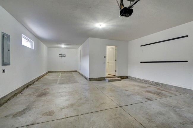 Building Photo - 10004 NW 142nd