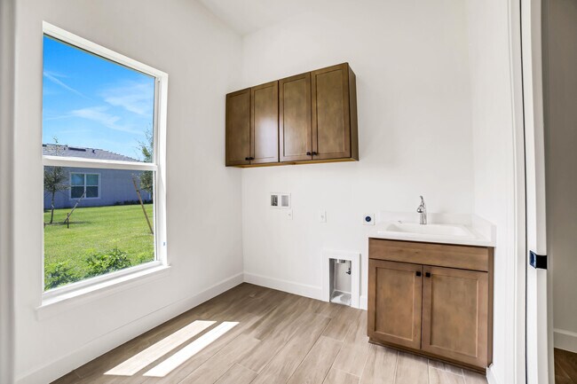 Building Photo - 20161 SE Bridgewater Dr