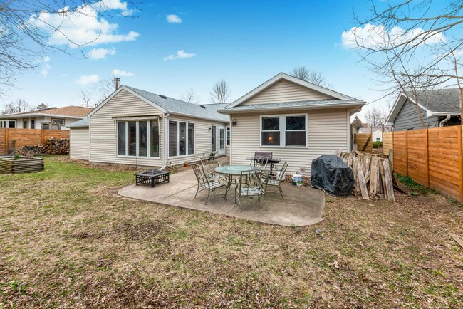 Building Photo - 522 Togstad Glenn