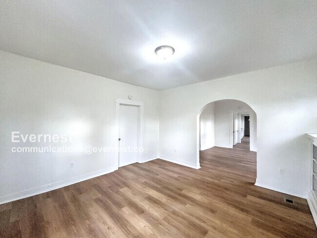 Building Photo - 1753 Lee Ave SW