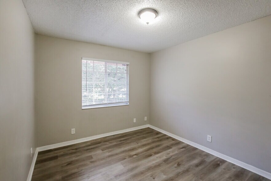 Building Photo - 8341 NW 57th Dr