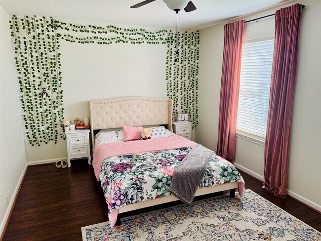 Building Photo - 4615 Pin Oak Creek Ln