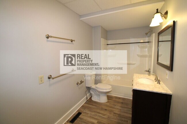 Building Photo - 10 Charles St