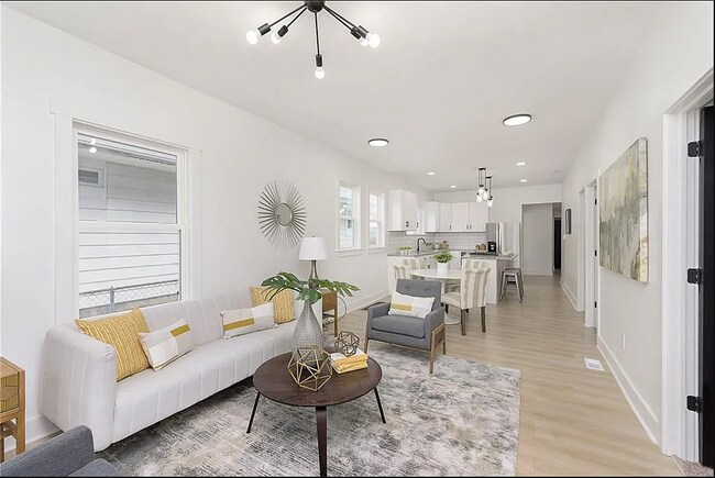 Building Photo - 1137 Saint Peter St