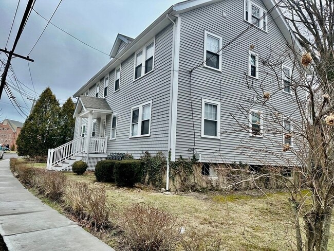 Building Photo - 24 Brook Rd