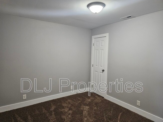 Building Photo - 775 Asheville Hwy