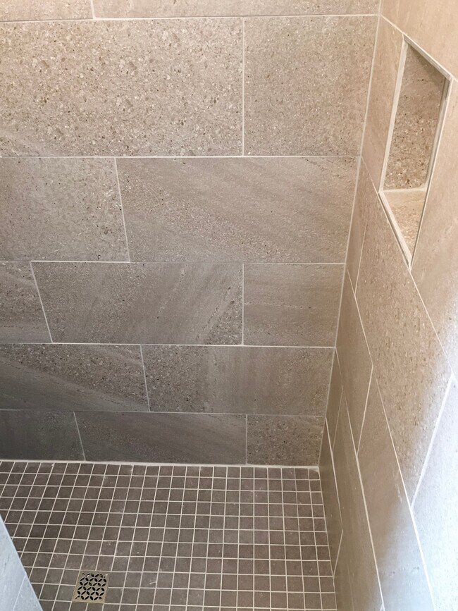 Building Photo - 926 Cleveland St.