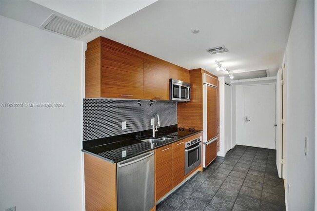Building Photo - 50 Biscayne Blvd