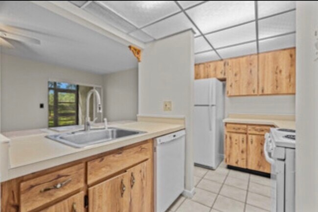 Building Photo - 37 Tarragona Ct