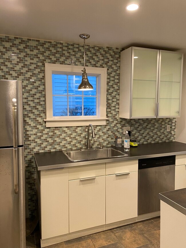 Building Photo - 4002 Chatham St