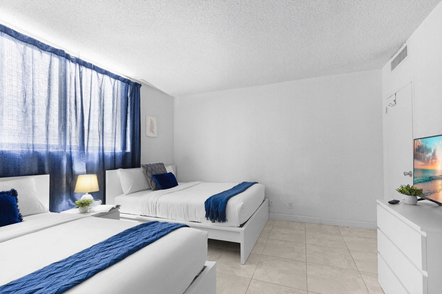 Building Photo - 4001 S Ocean Dr
