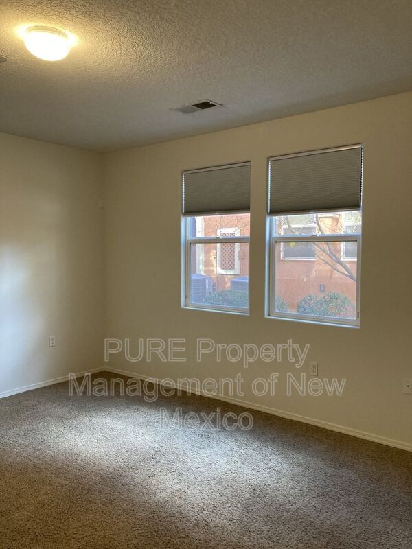 Building Photo - 601 Menaul Blvd NE