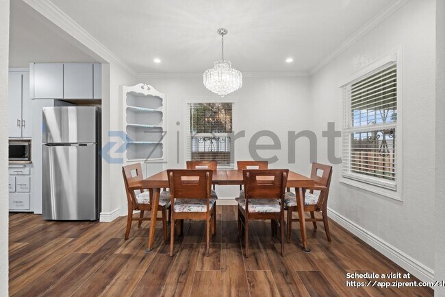 Building Photo - 3606 Barrett Ave