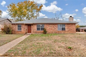 Building Photo - 6000 Maple Springs Dr