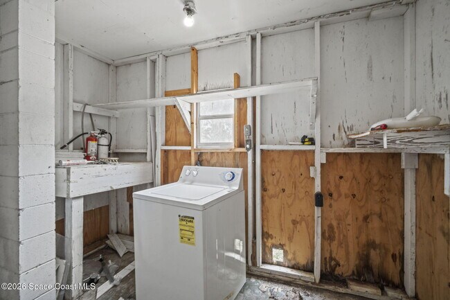 Building Photo - 1688 Eisenhower Ave