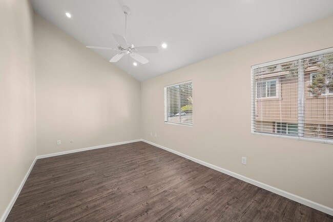 Building Photo - Spacious 4-Bedroom 2.5-Bathroom Townhome 50% Off 1st Month!