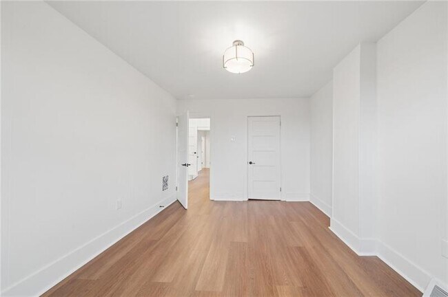 Building Photo - 1020 Jancey St