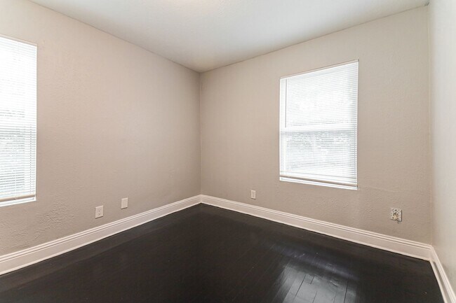 Building Photo - 3 BR/1BA | Newly Renovated Single Family Home | 1-Car Garage Parking | Gated backyard