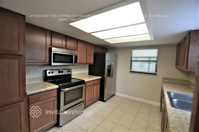 Building Photo - 1855 Allendale Dr