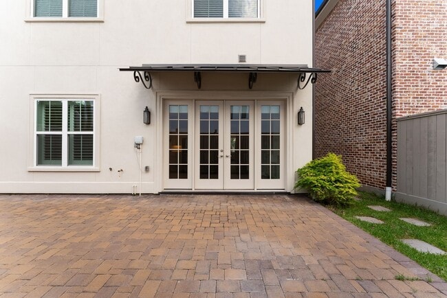 Building Photo - 114 Magnolia Grn St